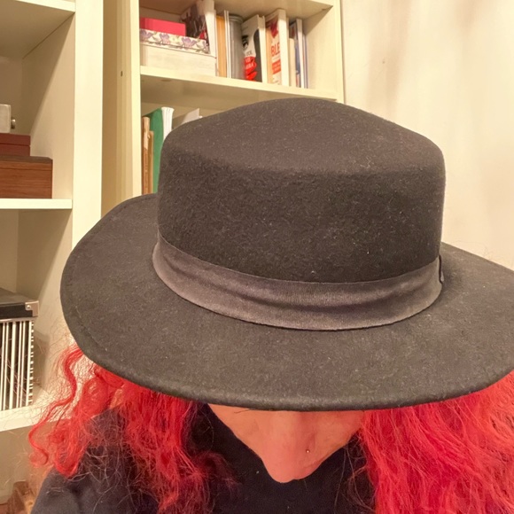 Black hat - Picture 2 of 4